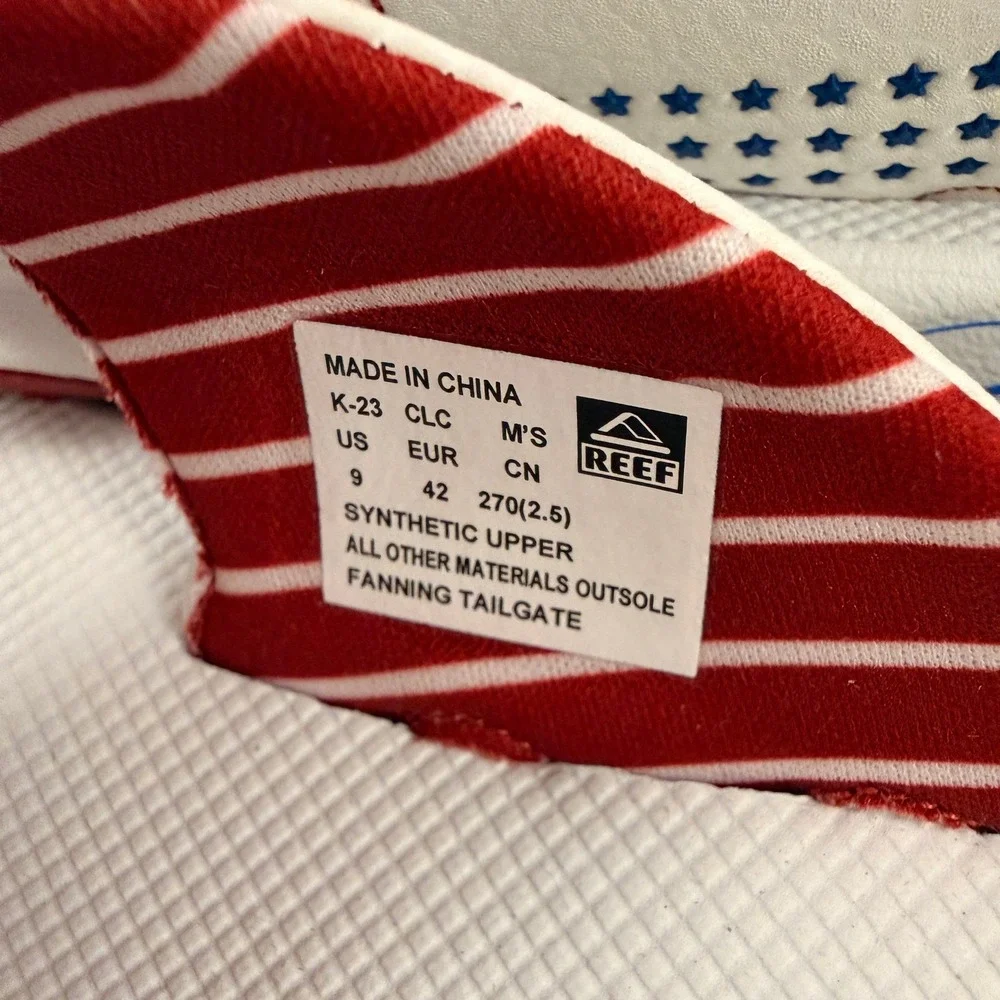 NEW Reef Fanning Tailgate Mens 9 Flip Flops White Red Blue Stars Stripes CJ6407